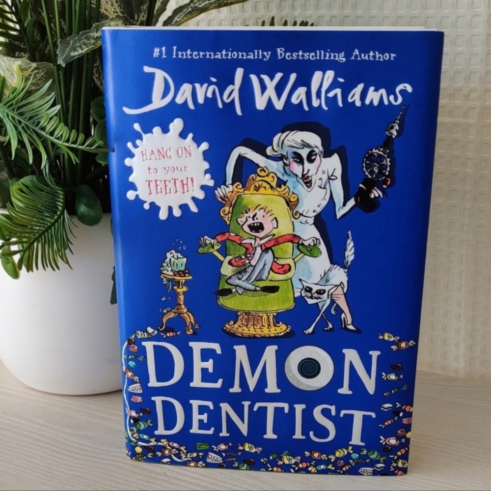 Demon Dentist by David Walliams Hardcover Book